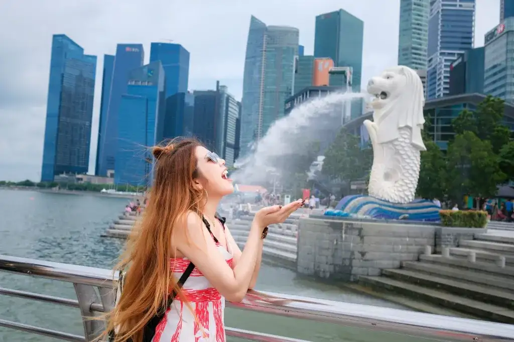 Du khách thoải mái check-in tại Merlion Park