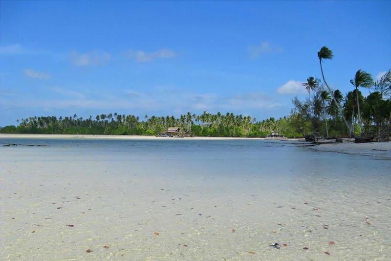 Bãi biển hoang sơ tại đảo